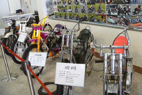 川口オートレースの場内にあるオートレースミュージアムに展示されている歴代の競争車