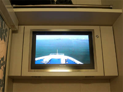 太平洋フェリー「いしかり」Ｓ寝台のベッドに設置されている液晶テレビ