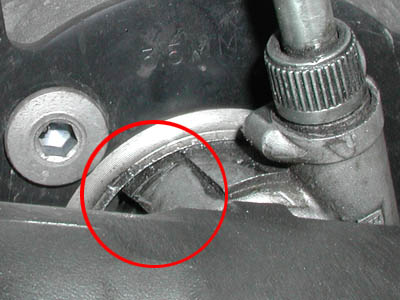 El ensamblaje de la caja del buje delantero de la motocicleta se dañó durante la conducción.