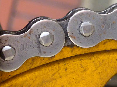 Motorcycle chains that started to rust