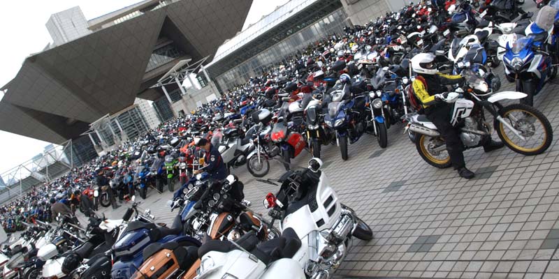 東京モーターサイクルショー名物 西館屋上駐車場