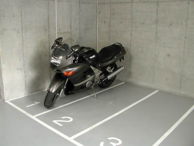 Mietwohnung mit Motorradparkplatz in Tokio