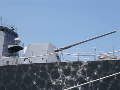 護衛艦「ふゆづき」の主砲「Mk.45 62口径5インチ単装砲」