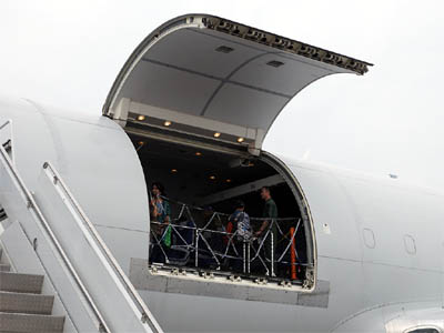 空中給油機KC-767JのCargo Door