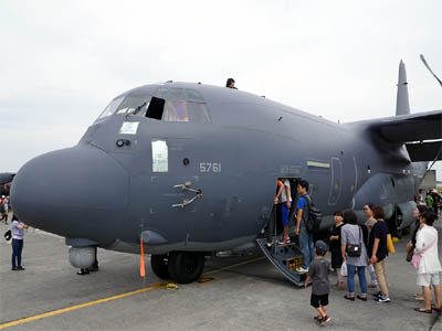 米空軍の輸送機MC-130JコマンドII