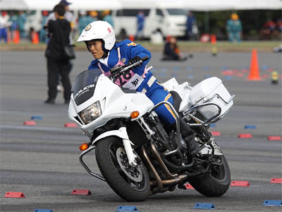 2016年全国白バイ安全運転競技大会の傾斜走行操縦競技、愛知県代表の女性白バイ隊員