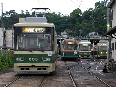 広島市内を走る路面電車、広島電鉄の江波営業所（車両基地）