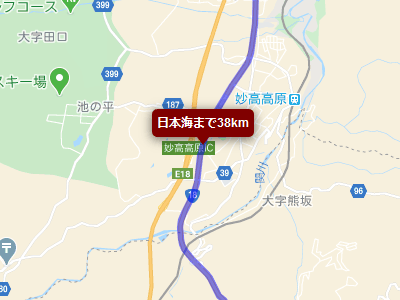 「日本海まで38km」の道路標識が設置されている国道18号線の地図