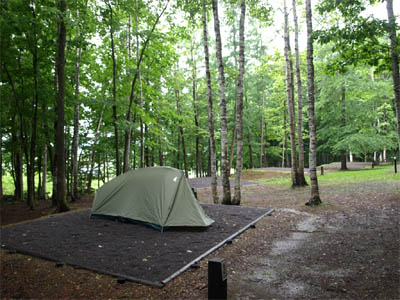 名寄にあるトムテ文化の森キャンプ場に設営したテント