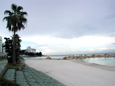 紀伊半島の代表的な宿泊地である南紀白浜と白い砂浜