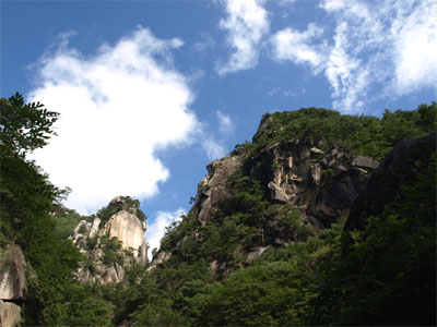 昇仙峡にある荒々しい岩肌