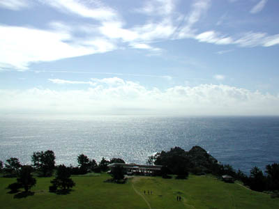 本州最南端「潮岬」にある潮岬観光タワーから見た最南端見晴台と太平洋の海