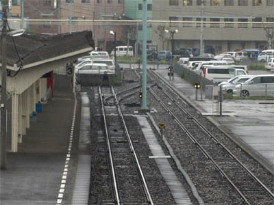 宇和島駅の構内に残る機回し用分岐点（ポイント）と側線