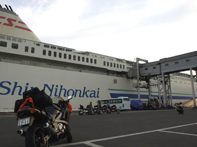 勝納埠頭新日本海フェリーターミナル