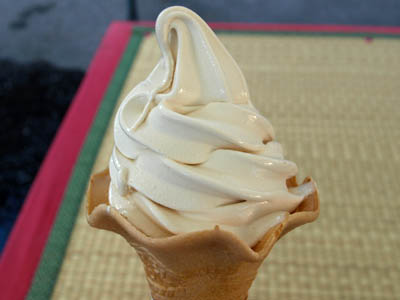 八丁味噌カクキューの名物「八丁味噌ソフトクリーム」