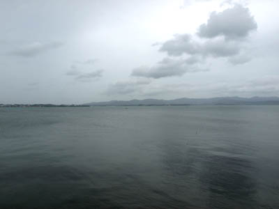 曇天で暗い浜名湖