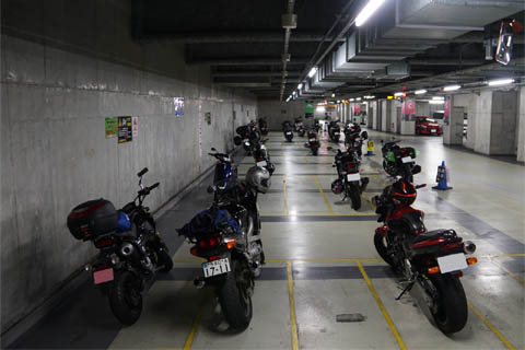 秋葉原UDXバイクパーキング（二輪駐車場）のバイク用駐車スペース